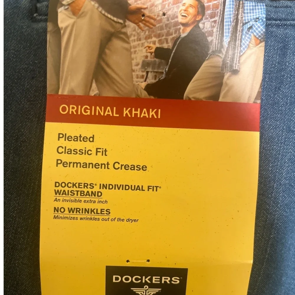 NWT Dockers Mens Classic Fit Pleated Pants 36x36 Original Khaki Blue Denim Look